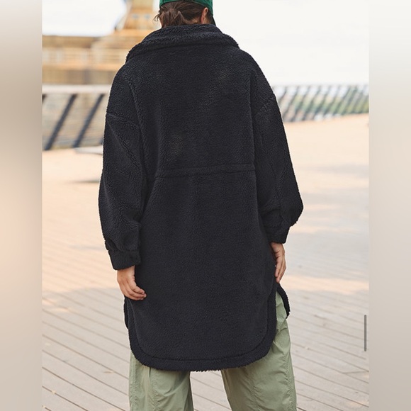 Varley Sherpa Jones Coat - Picture 3 of 4